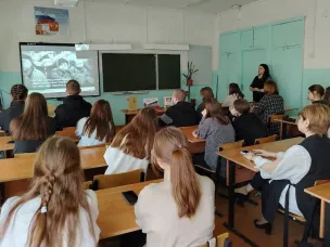 Сотрудники библиотеки провели исторический час «Память без срока давности»